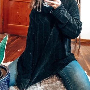 Oversized sweater!! Perfect for fall/winter